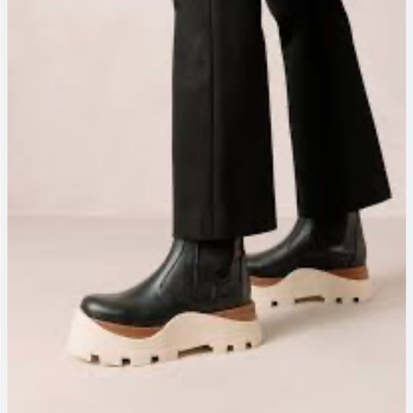 Free People Alohas Pheonix Chelsea Boots